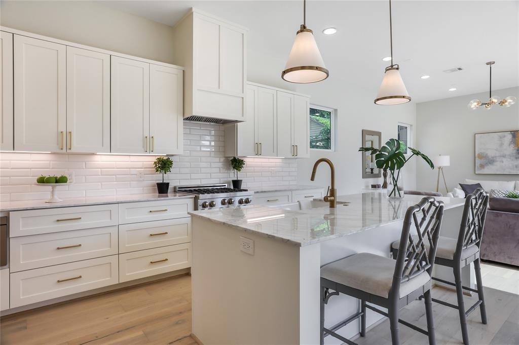 1112 Dart Street - Photo 5