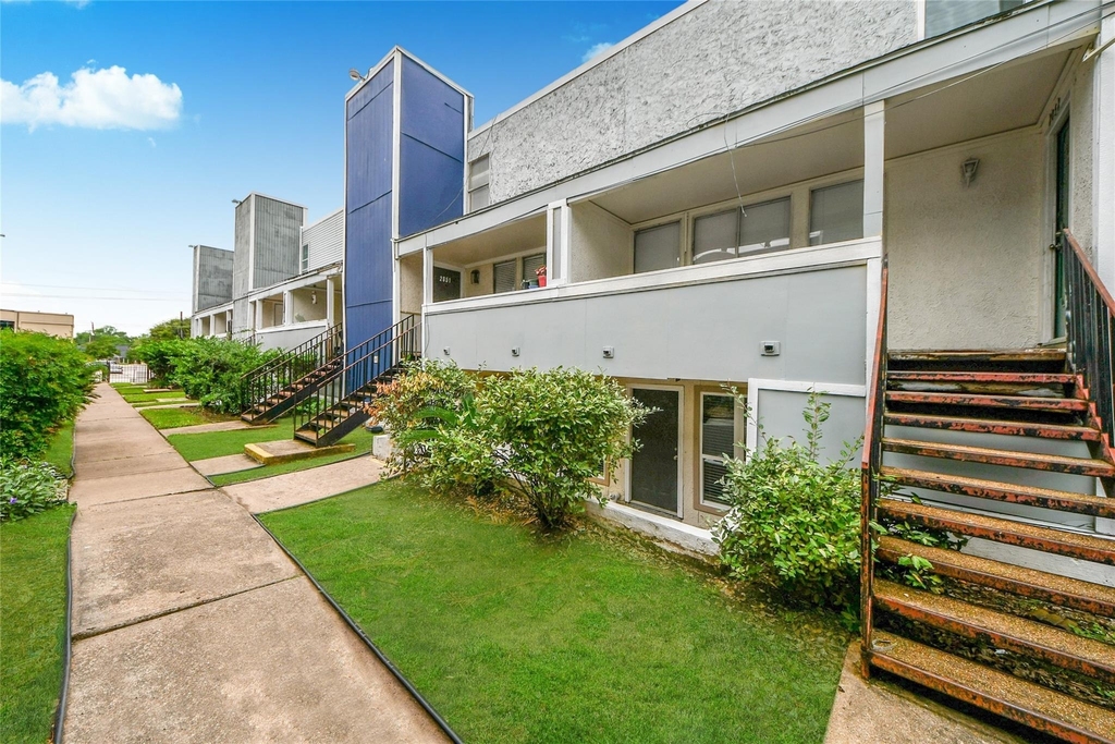 781 Country Place Drive - Photo 2