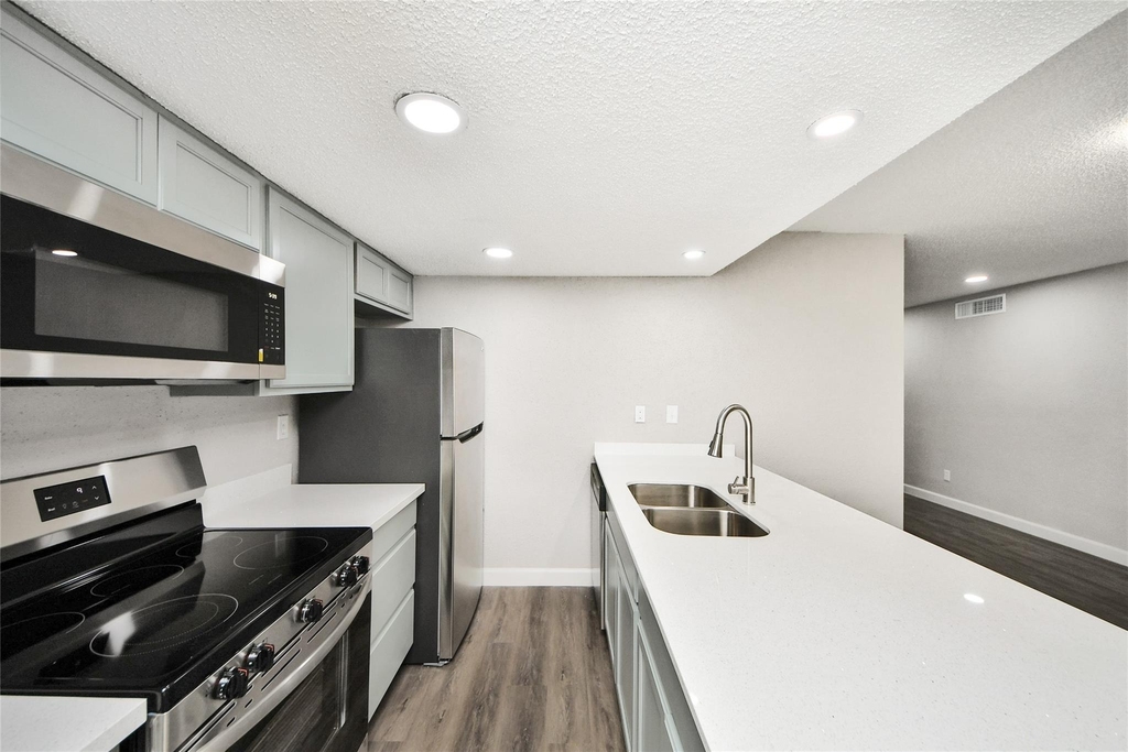 781 Country Place Drive - Photo 10