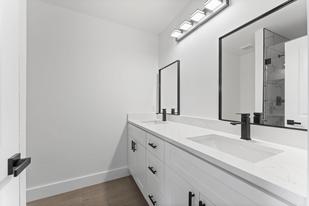 8205 Carver Road - Photo 13