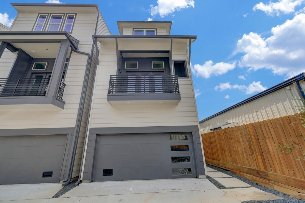 1537 W 24th Street - Photo 0