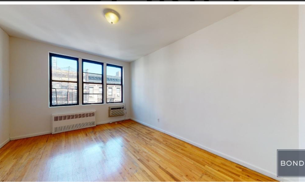 East 90th Street - Photo 0