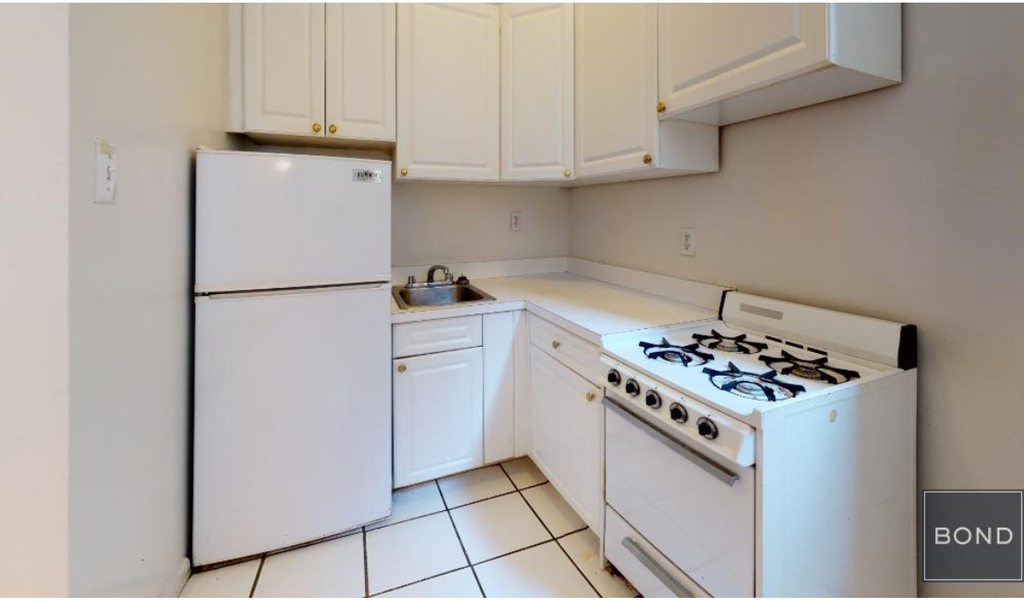 East 90th Street - Photo 1