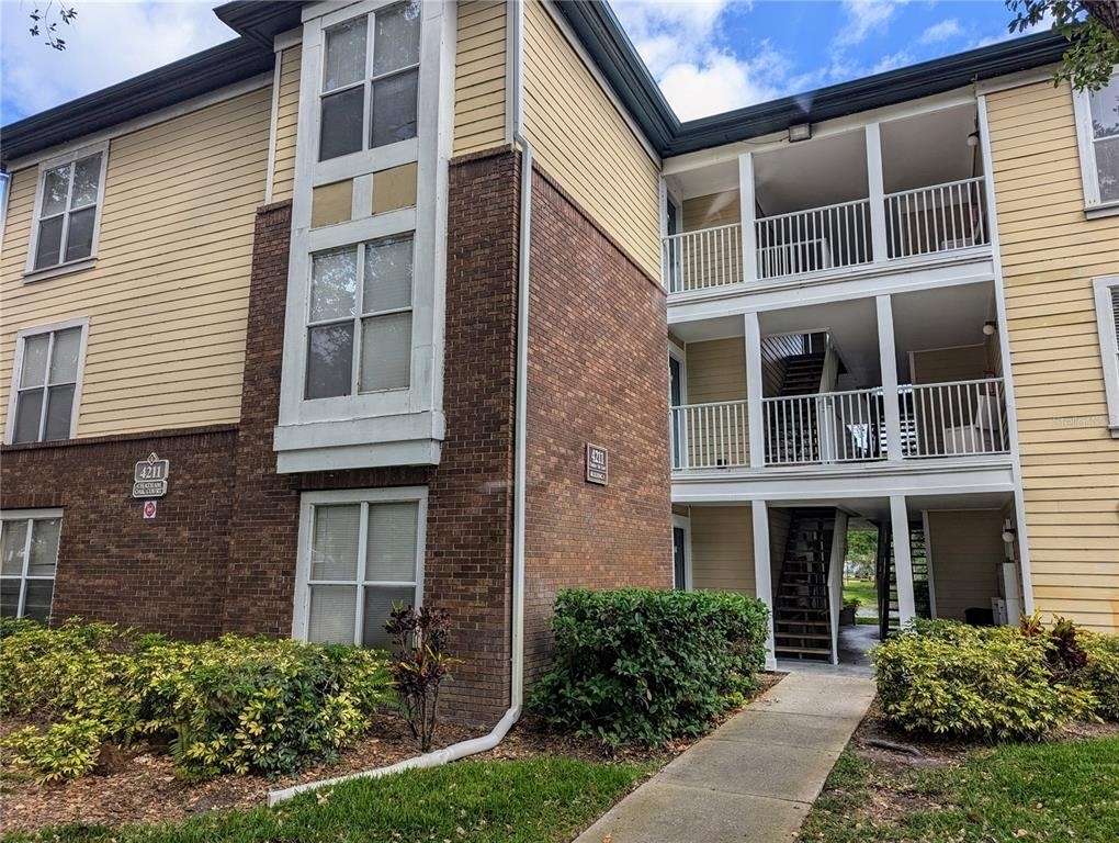 4211 Chatham Oak Court - Photo 0