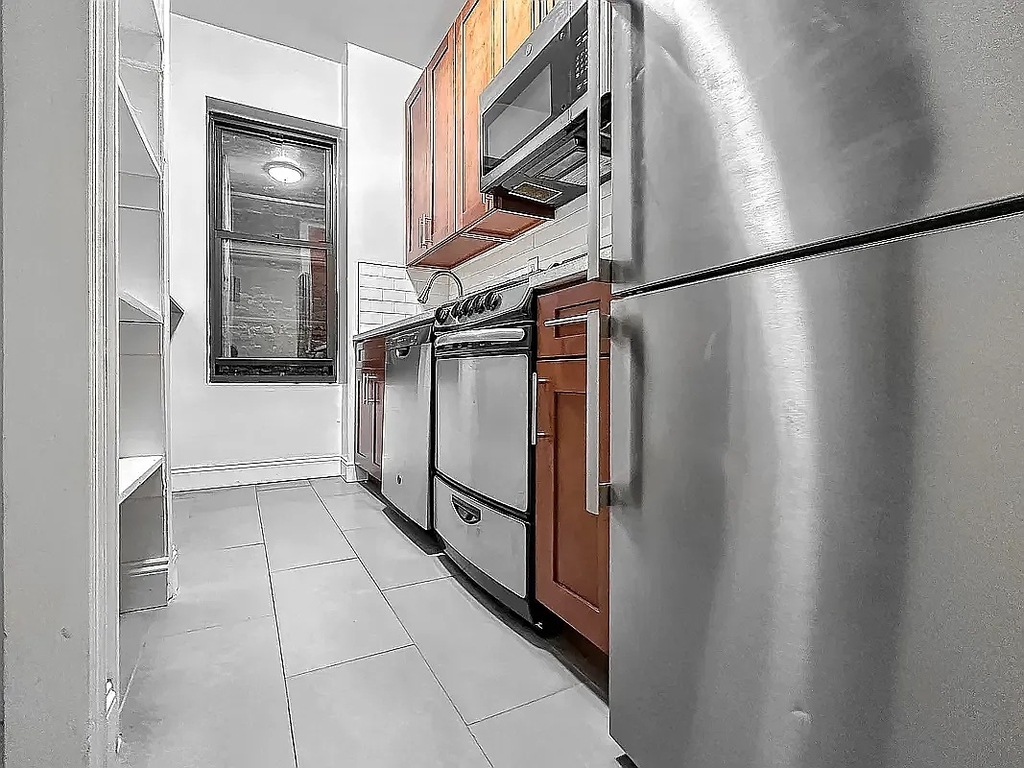 326 East 58th Street - Photo 1