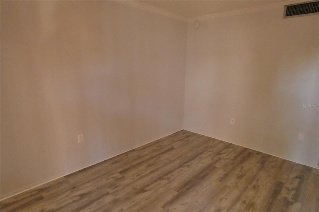 121 3rd Avenue N - Photo 3
