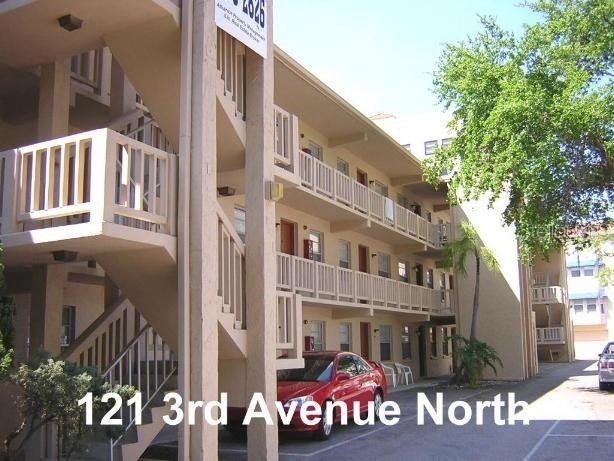 121 3rd Avenue N - Photo 0