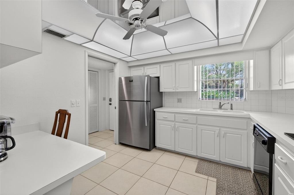 2440 World Parkway Boulevard - Photo 7