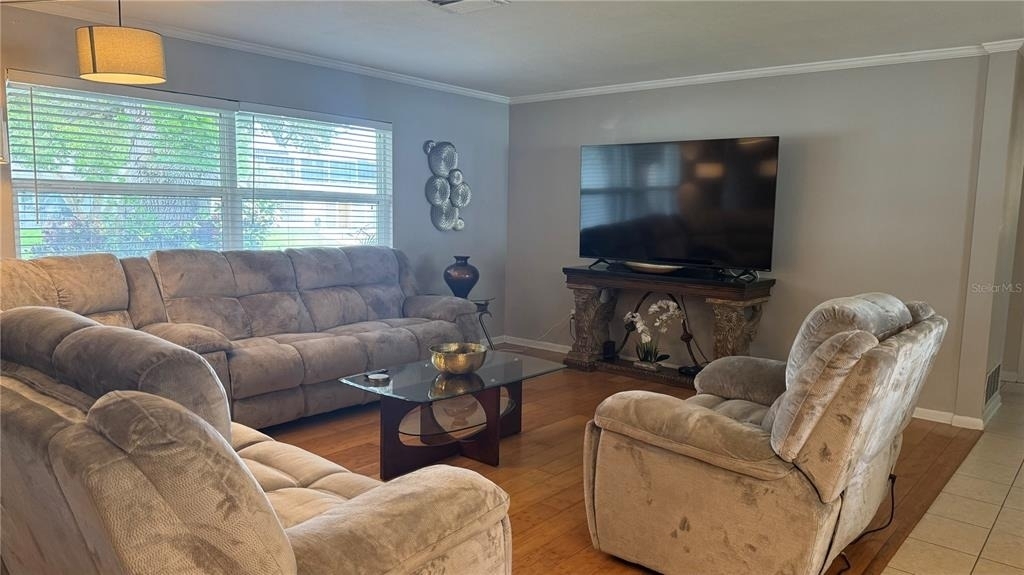 9652 Commodore Drive - Photo 5
