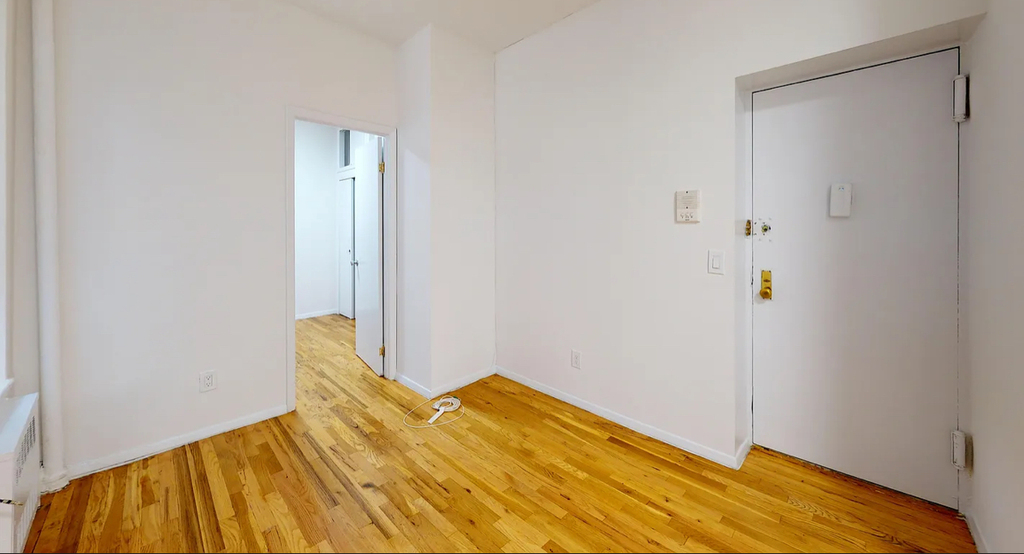 East  65th street  - Photo 5