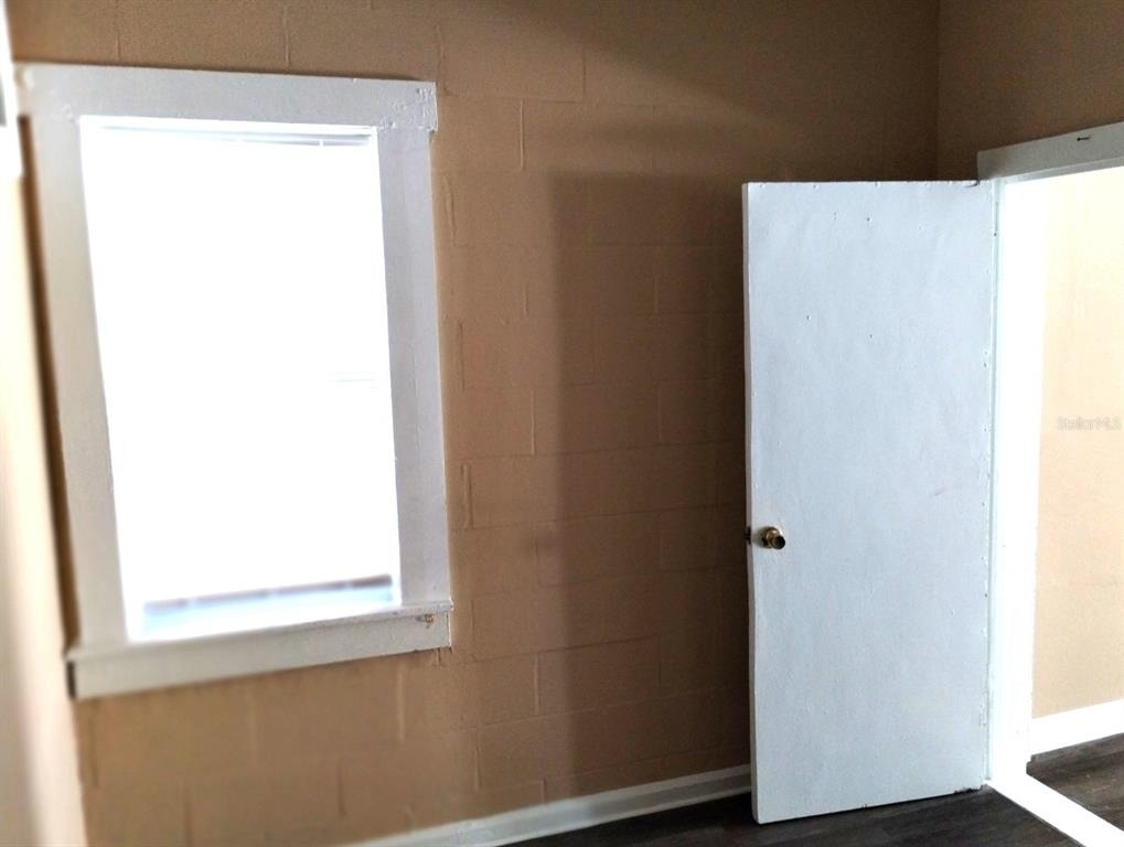 418 E Amelia Avenue - Photo 8
