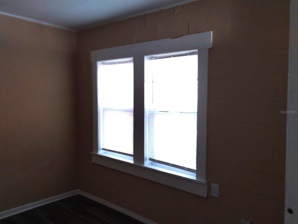 418 E Amelia Avenue - Photo 10