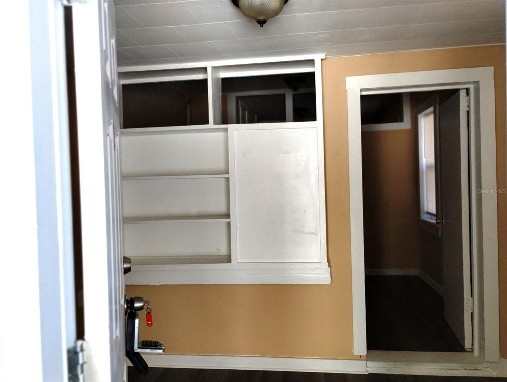 418 E Amelia Avenue - Photo 4
