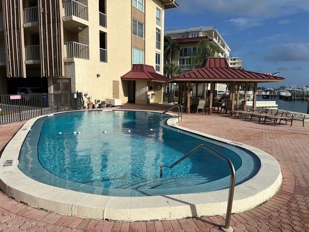 121 Island Way - Photo 1