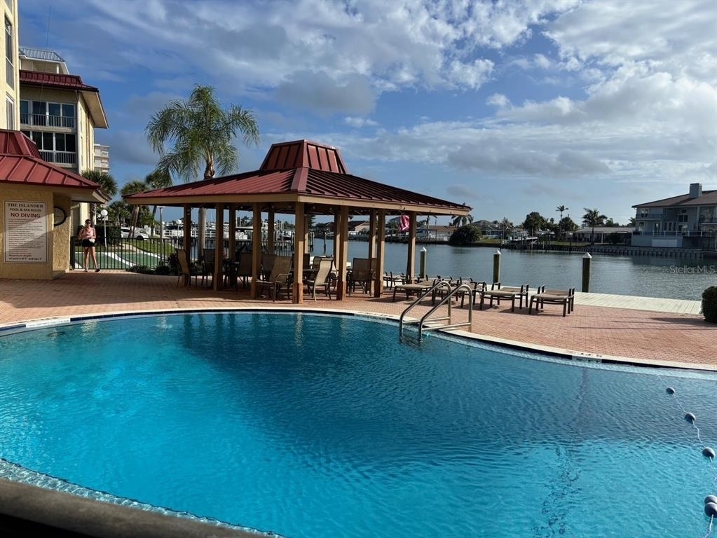 121 Island Way - Photo 2