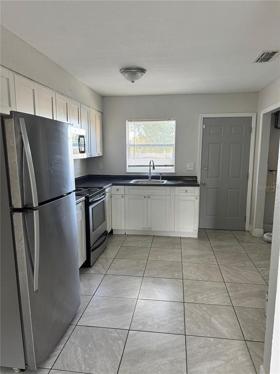 1112 Martin Street - Photo 2