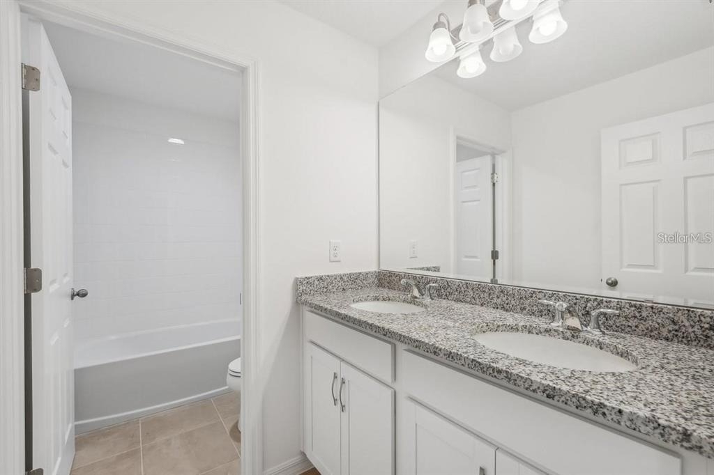 434 North Boulevard E - Photo 8