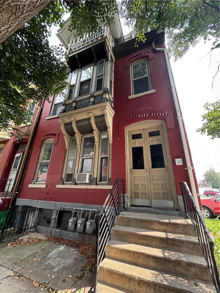1036 W Linden Street - Photo 0