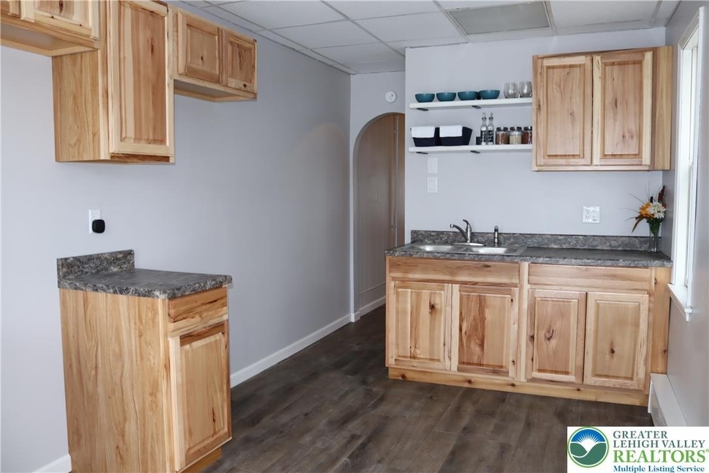 319 Columbia Street - Photo 1