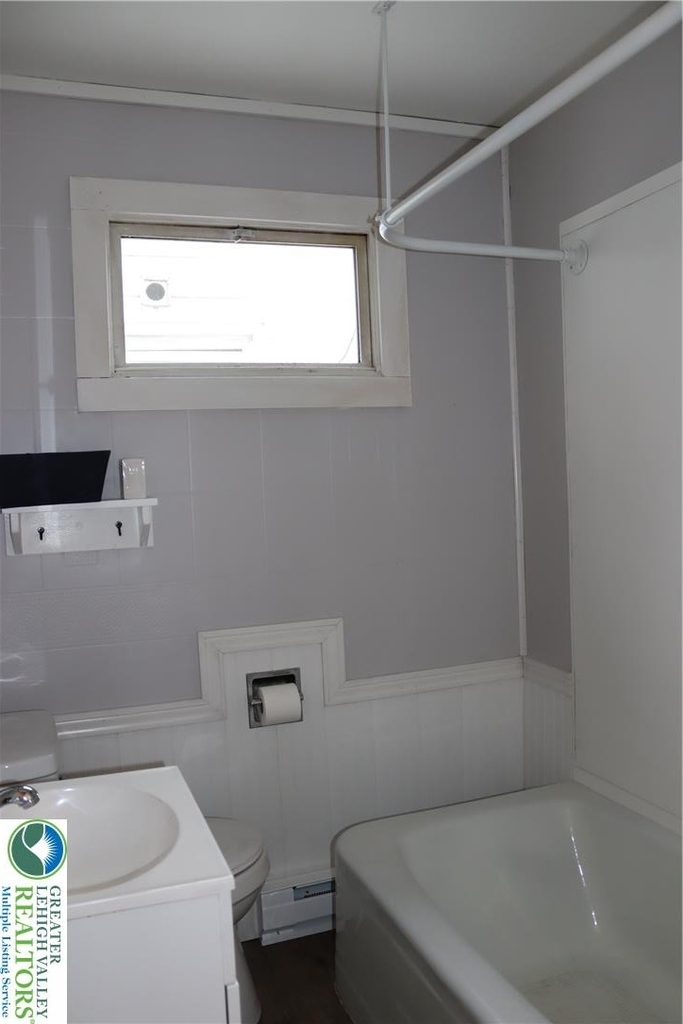 319 Columbia Street - Photo 3