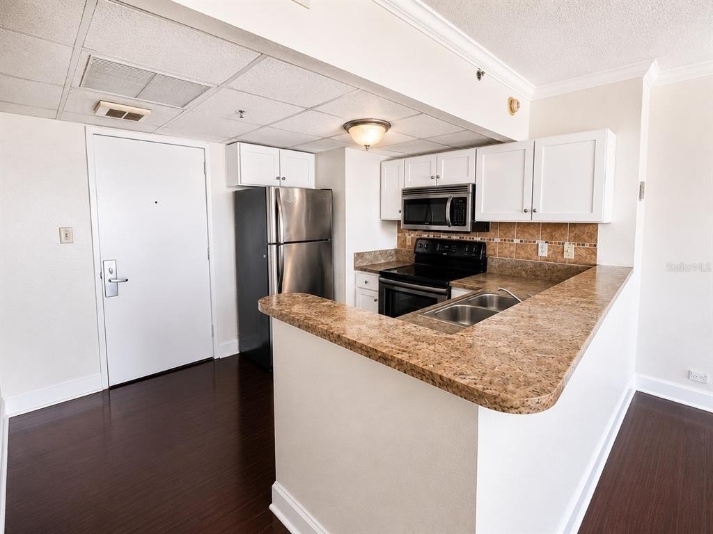 151 E Washington Street - Photo 3