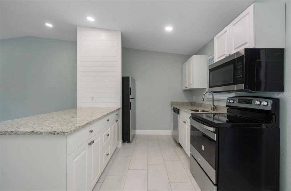 1184 Woodman Way - Photo 6