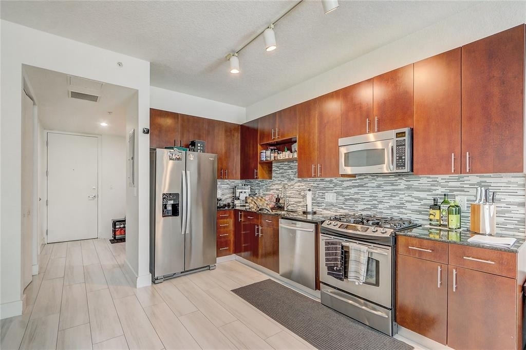 150 E Robinson Street - Photo 3
