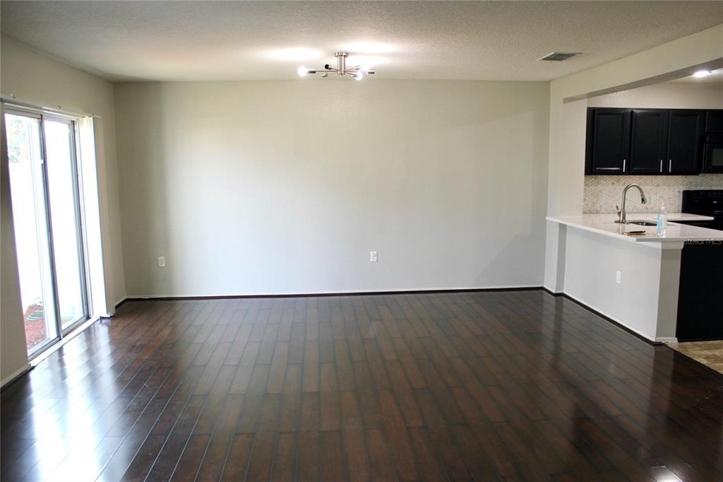 1017 Chalcedony Street - Photo 8