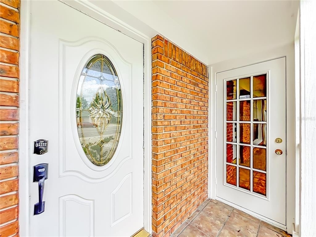650 Whittingham Place - Photo 6