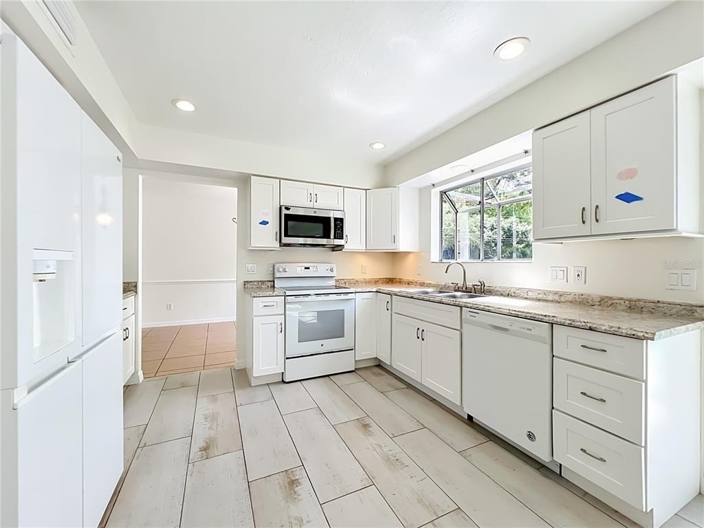650 Whittingham Place - Photo 20