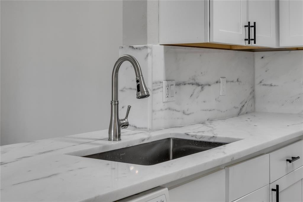 940 Village Trail - Photo 18