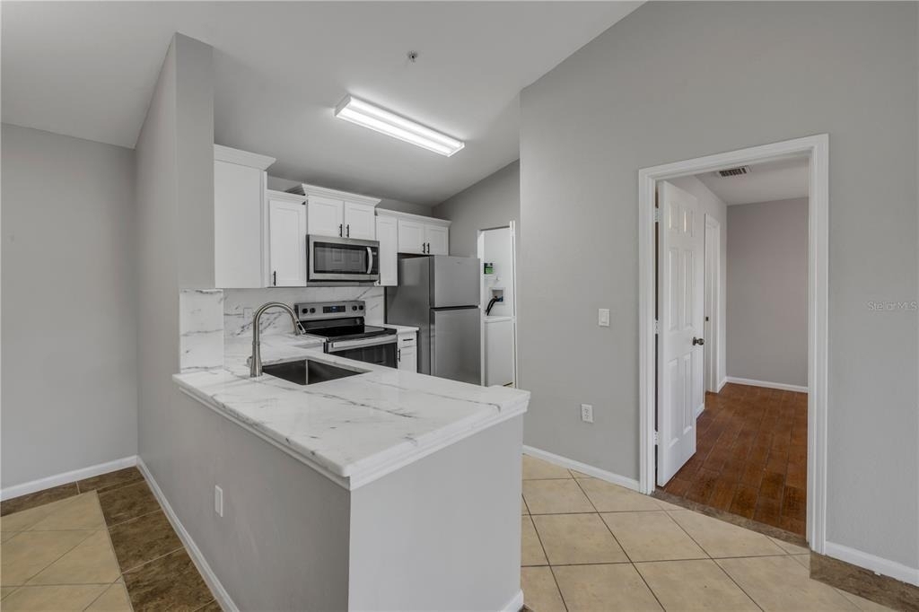 940 Village Trail - Photo 10