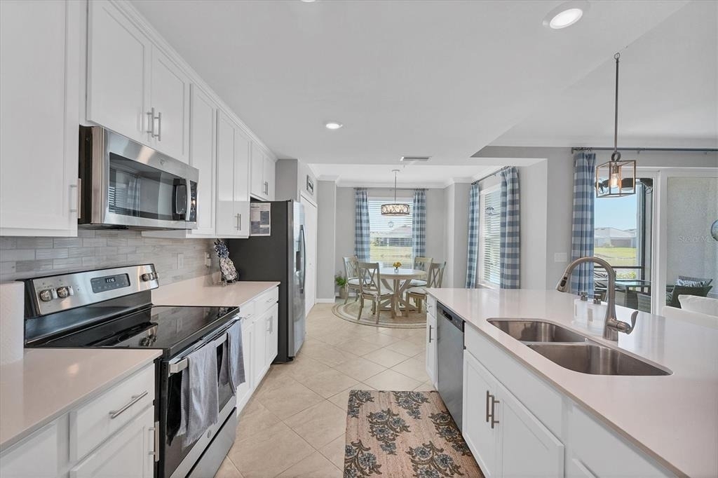 14184 Heritage Landing Boulevard - Photo 10