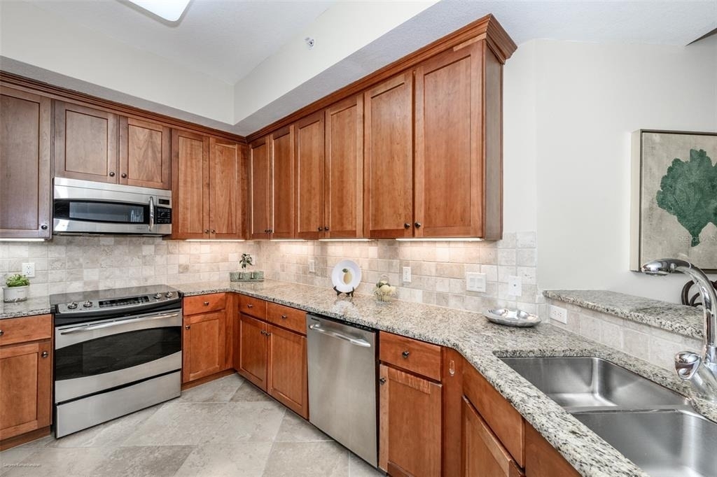 10521 Amberjack Way - Photo 14