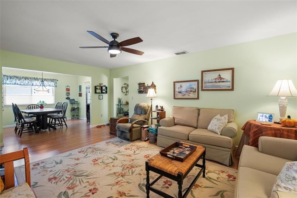 1325 Glen Oaks Drive E - Photo 3