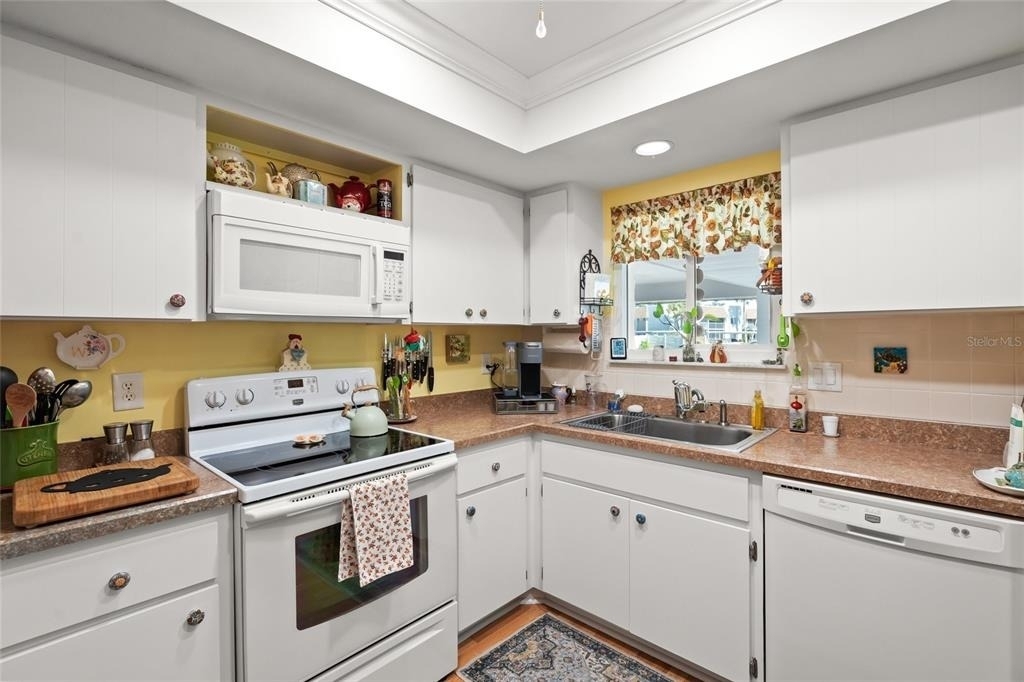 1325 Glen Oaks Drive E - Photo 9