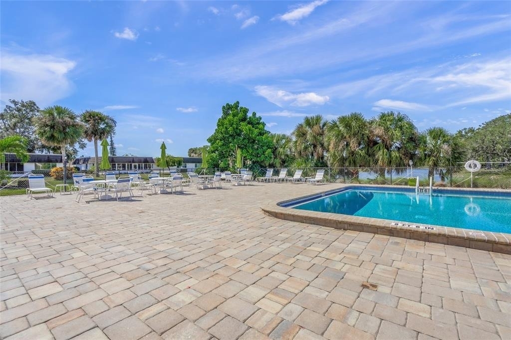 1325 Glen Oaks Drive E - Photo 36
