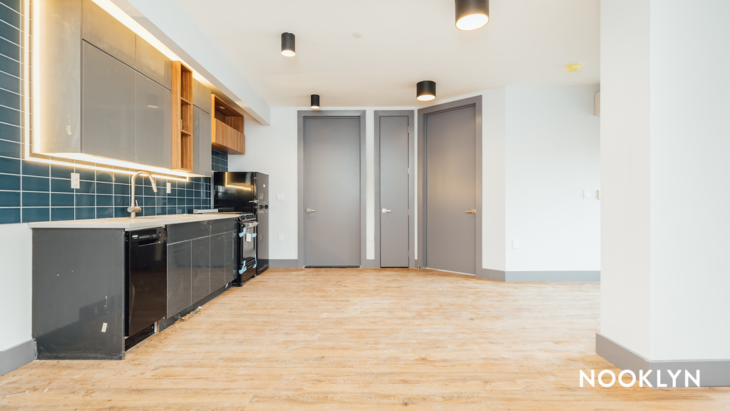 210 Parkville Ave 11230 - Photo 4