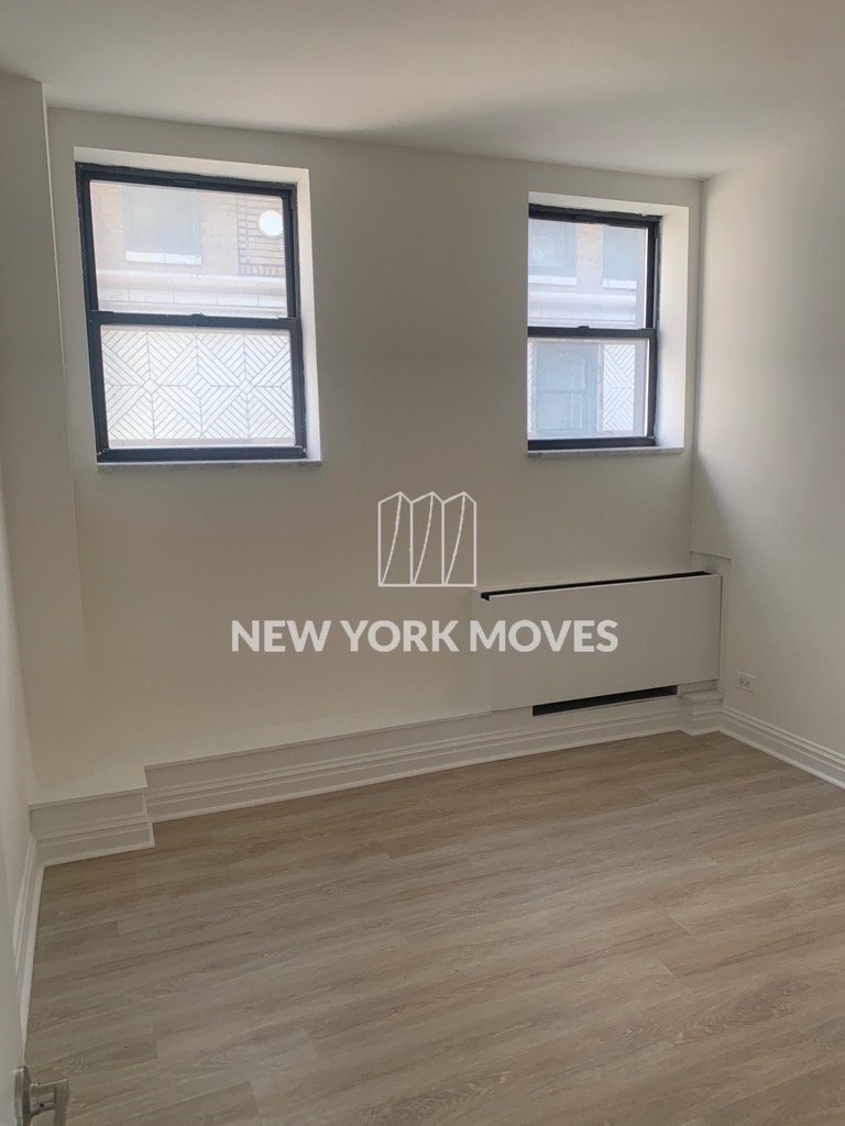 West 34th Street & 10th Avenue - Photo 3