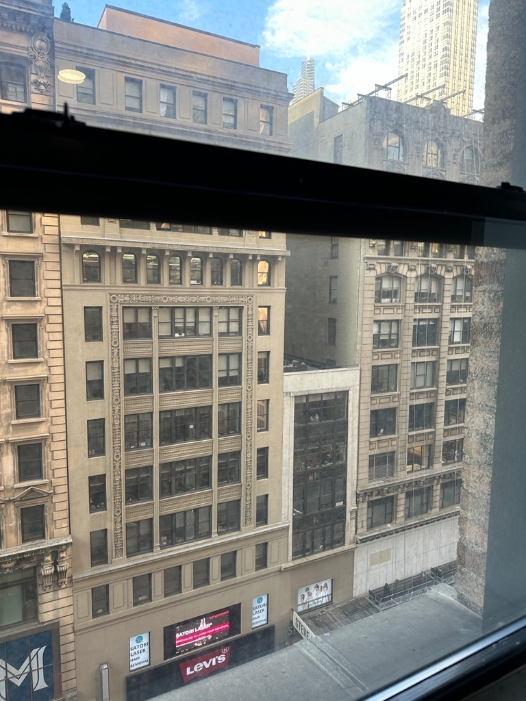 West 34th Street - Photo 9