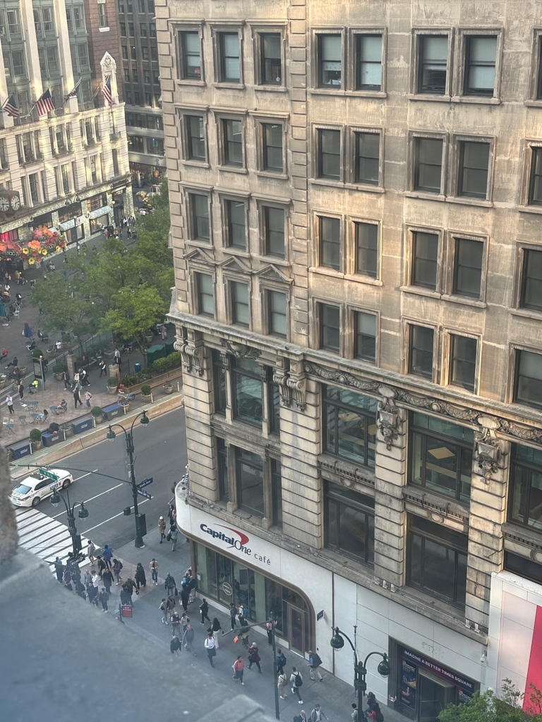 West 34th Street - Photo 8