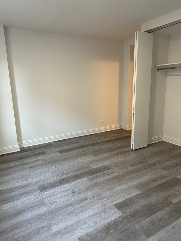 West 34th Street - Photo 13