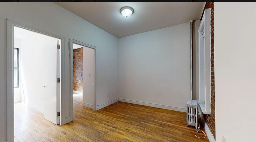East 91st Street - Photo 2
