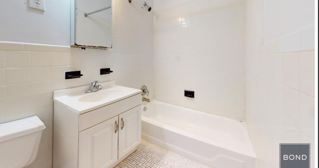 East 73rd Street - Photo 6