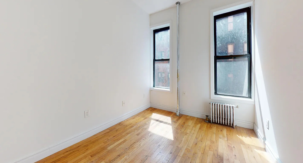 East 91st Street - Photo 5