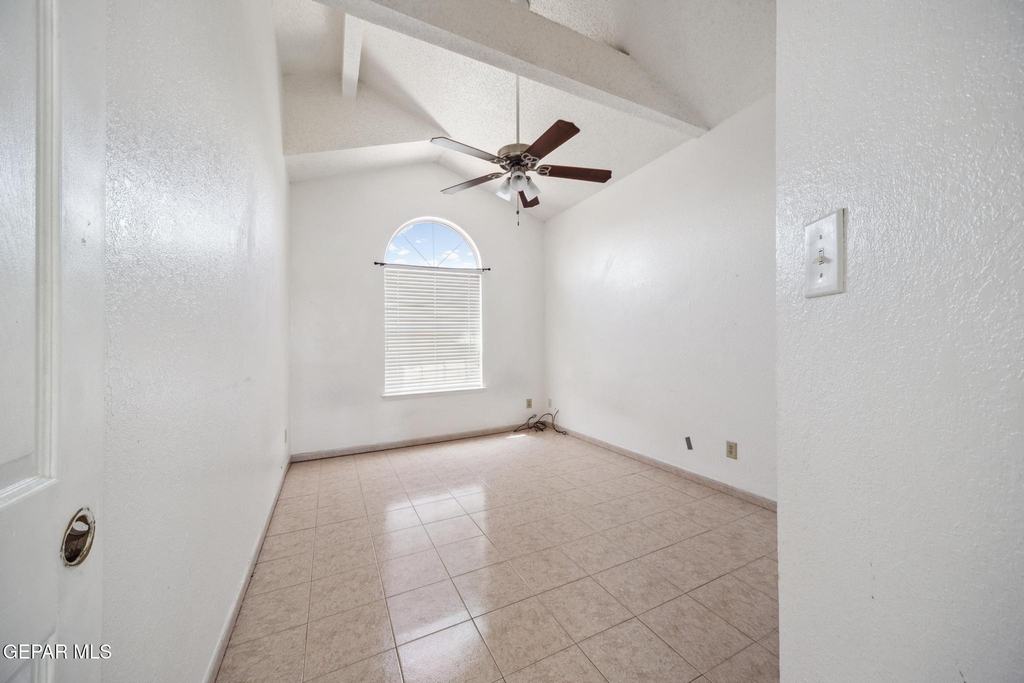 11648 Lake Erie Drive - Photo 19
