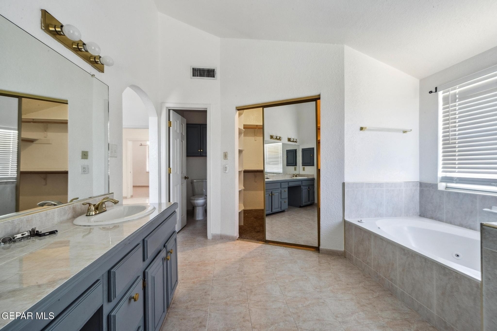 11648 Lake Erie Drive - Photo 24