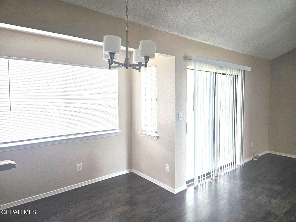 1120 Coyote Lane - Photo 6