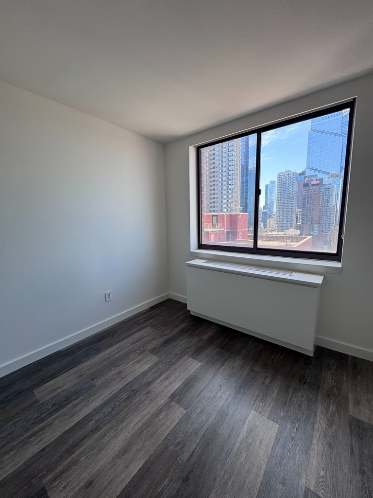 West 43rd Street - Photo 1