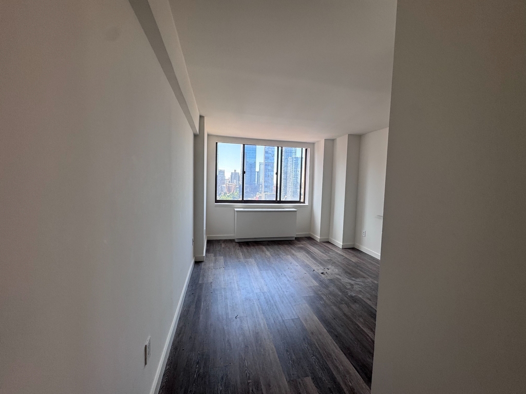 West 43rd Street - Photo 0